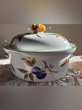 🍐Rare Royal Worcester Evesham Vale Covered Casserole w Pear Knob & Fruit 1986